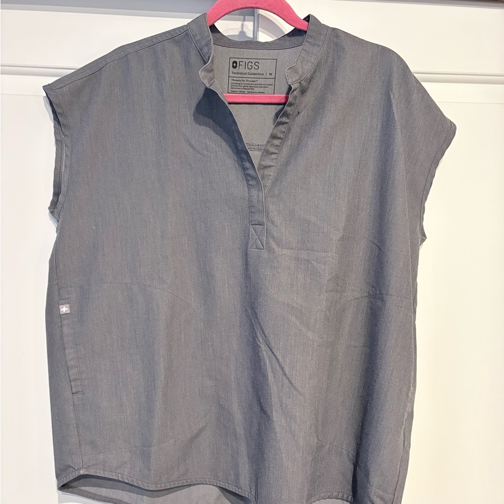 Figs Charcoal Technical Collection Top size medium & Jogger bottoms